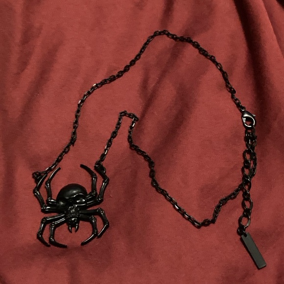 KILLSTAR Deadly spider statement necklace - Picture 4 of 5